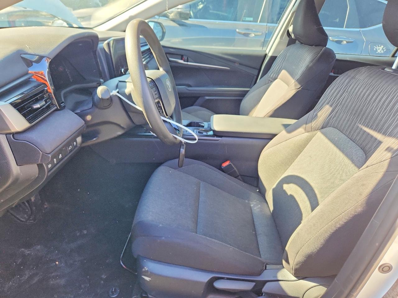 2025 Toyota Camry Le - Фото 7