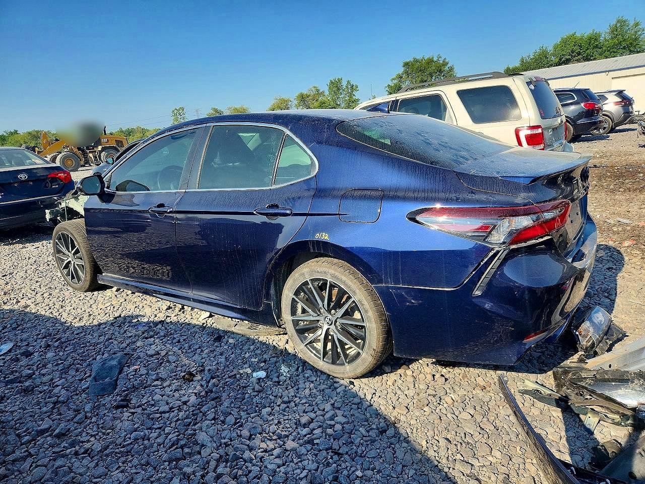 2022 Toyota Camry Se - Фото 2