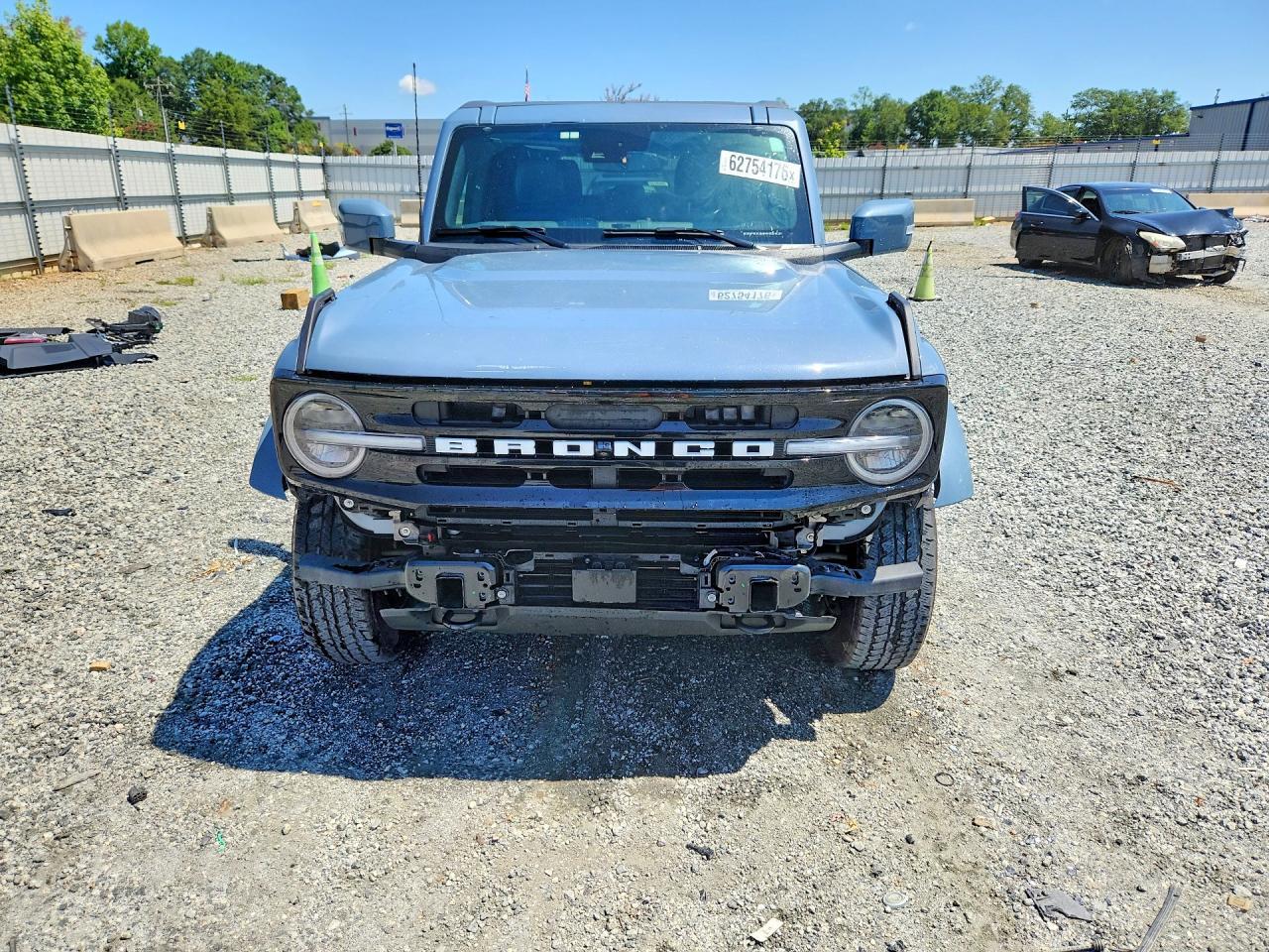 2024 Ford Bronco Outer Banks - Image 5