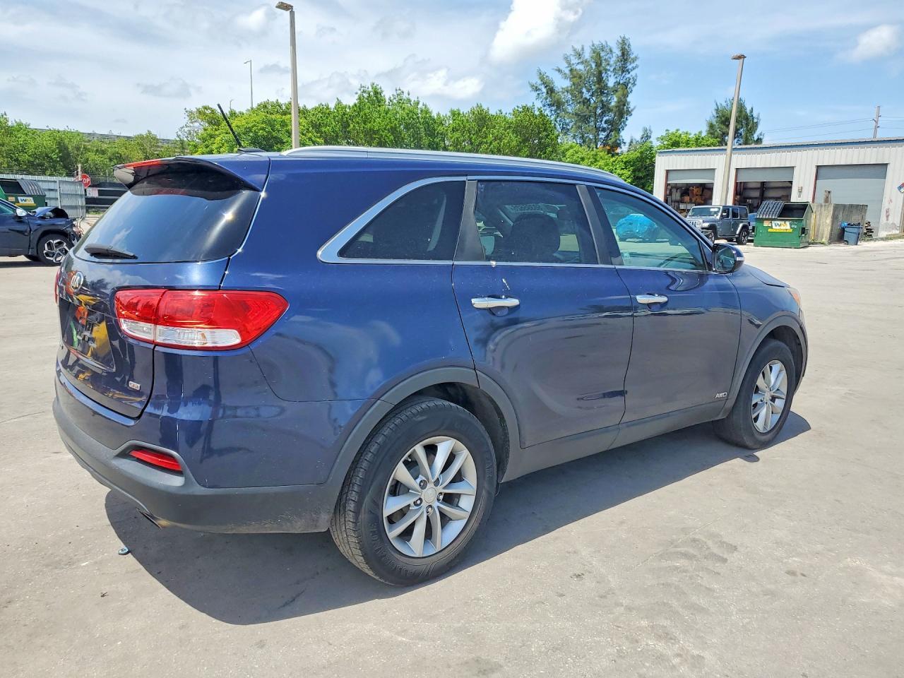 2016 Kia Sorento Lx - Image 3