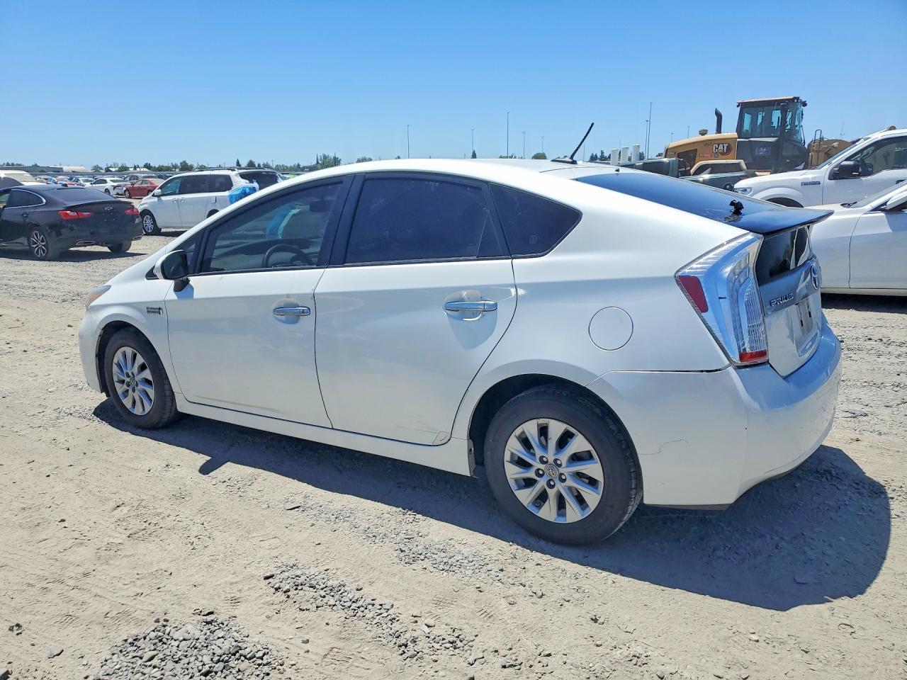 2013 Toyota Prius Plug-In Hybrid Base - Image 2
