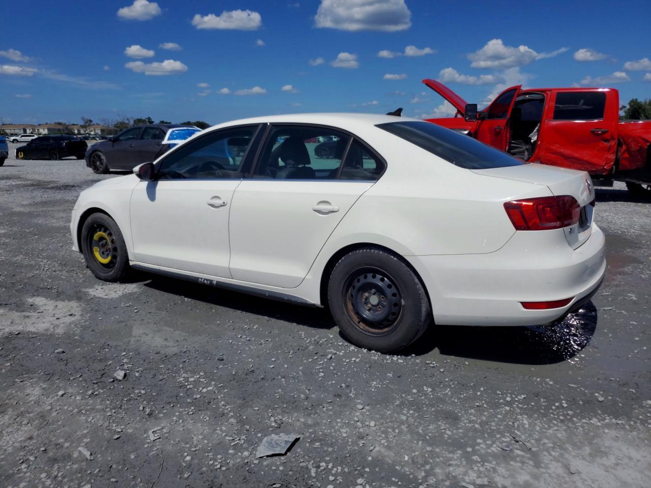 2013 Volkswagen Jetta Gli - Image 2