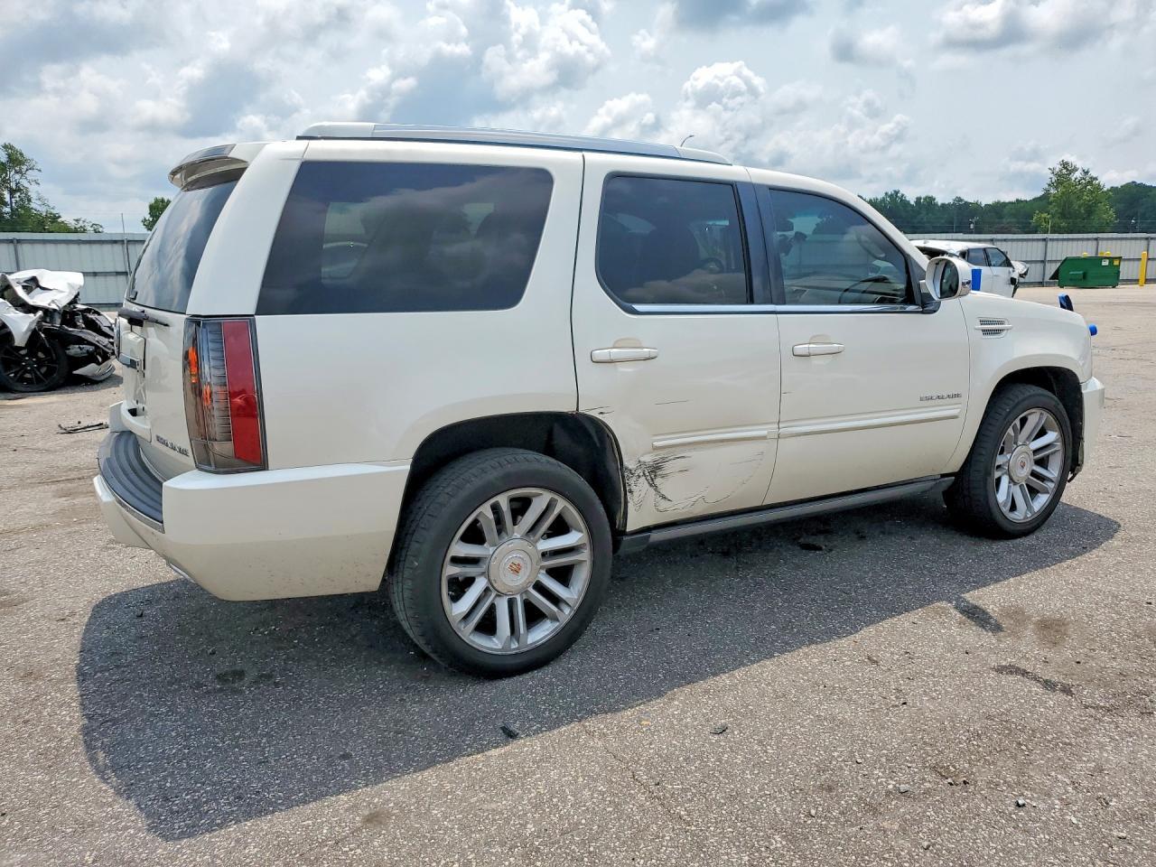 2013 Cadillac Escalade Premium - Фото 3