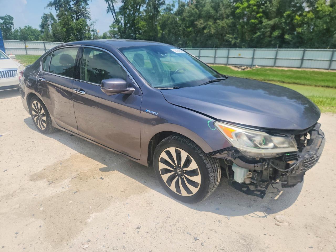 2017 Honda Accord Hybrid - Image 4