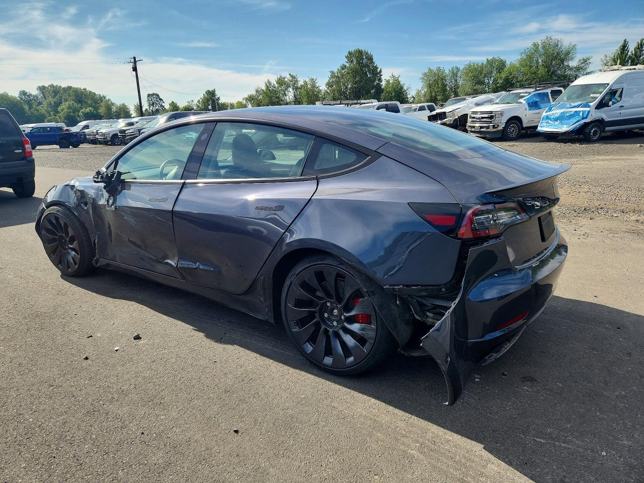 2023 Tesla Model 3 - Фото 2