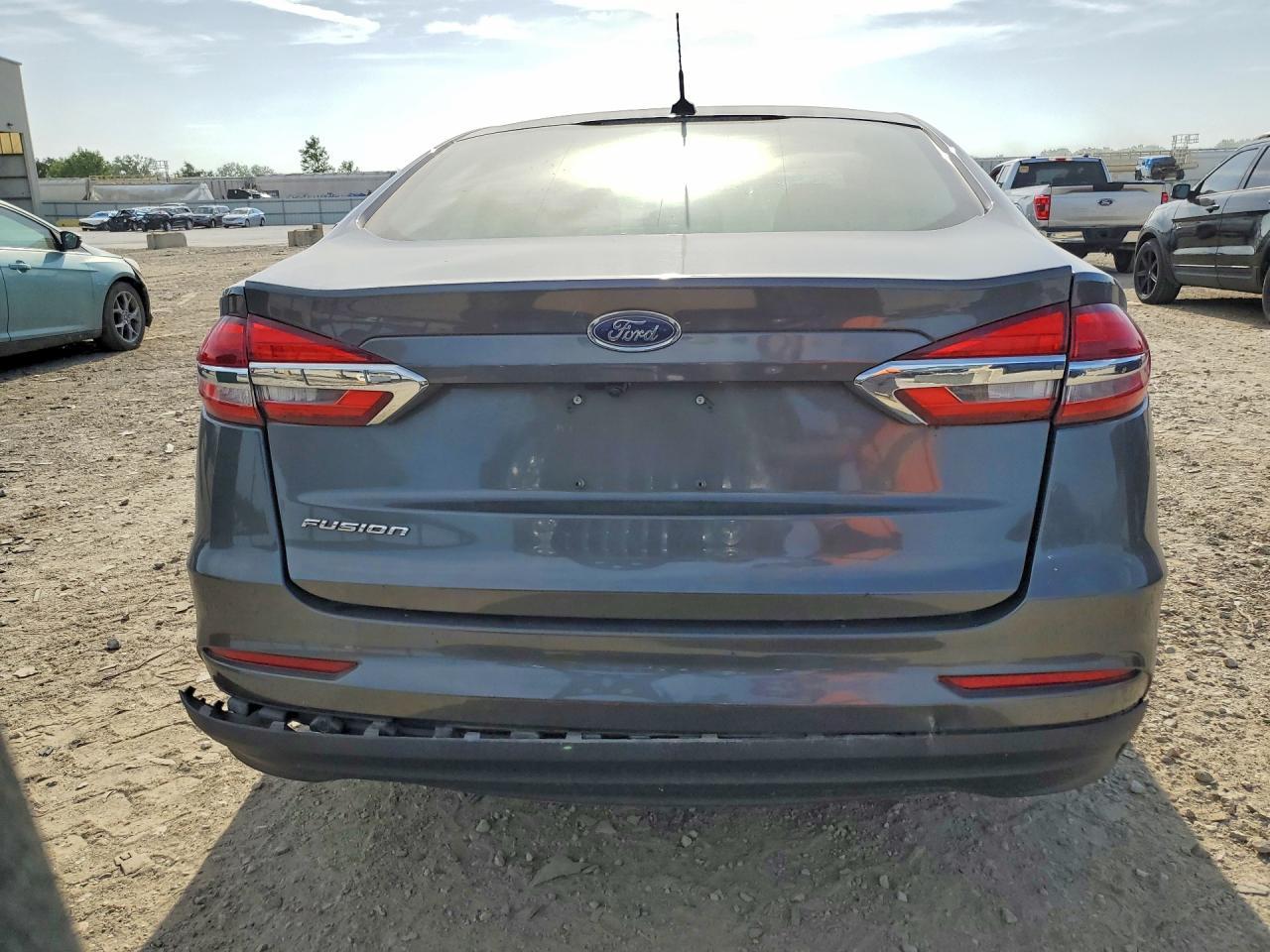 2019 Ford Fusion S - Image 6