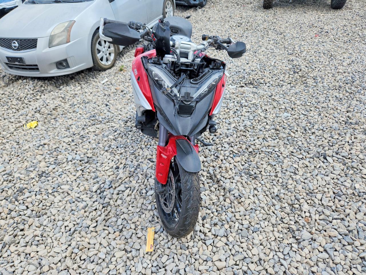 2022 Ducati Multistrada V4 - Фото 2