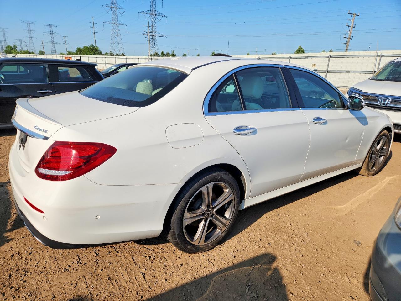 2018 Mercedes-Benz E 300 4Matic - Фото 3
