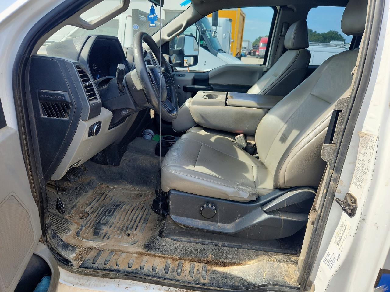 2019 Ford F350 Super - Delivery Truck - Фото 7