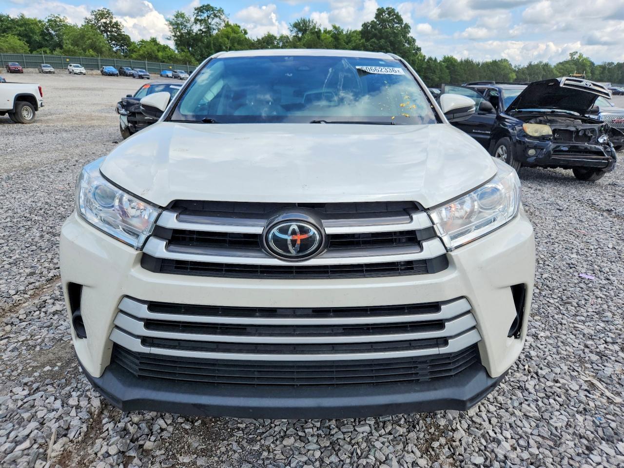 2019 Toyota Highlander Le - Image 5