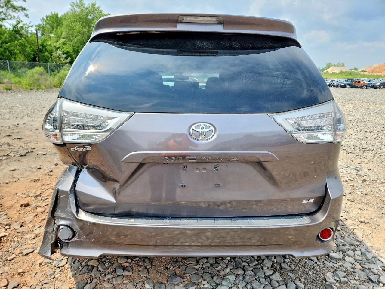 2013 Toyota Sienna Sport - Фото 6