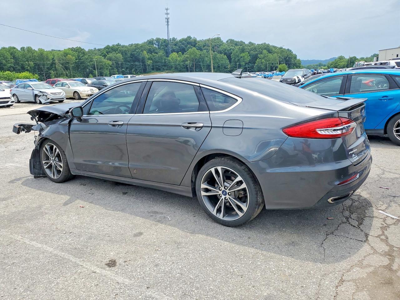 2020 Ford Fusion Titanium - Фото 2
