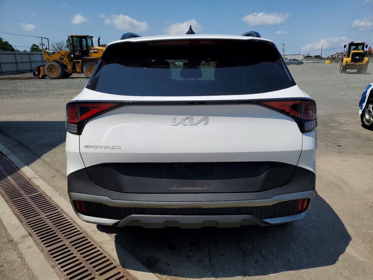 2024 Kia Sportage X Line - Image 6