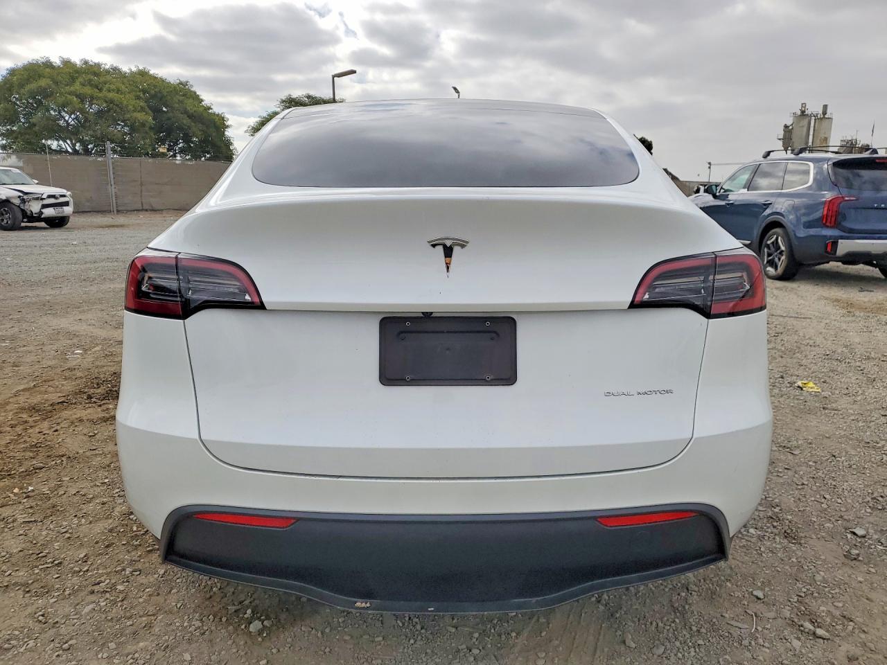 2023 Tesla Model Y - Фото 6