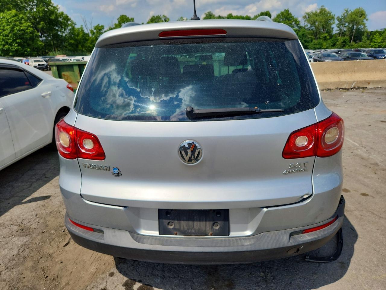 2011 Volkswagen Tiguan S - Фото 6