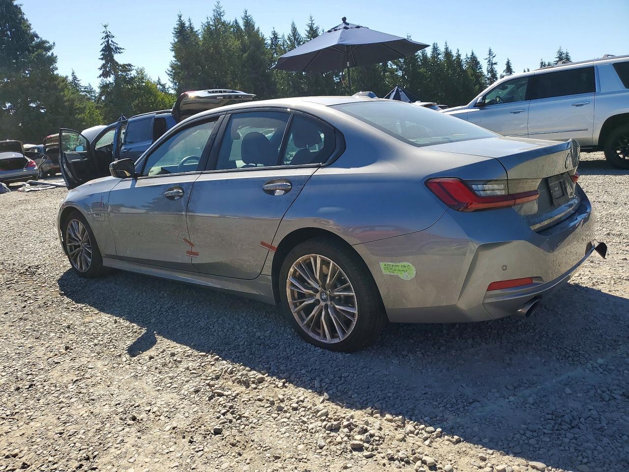 2023 BMW 330E - Фото 2