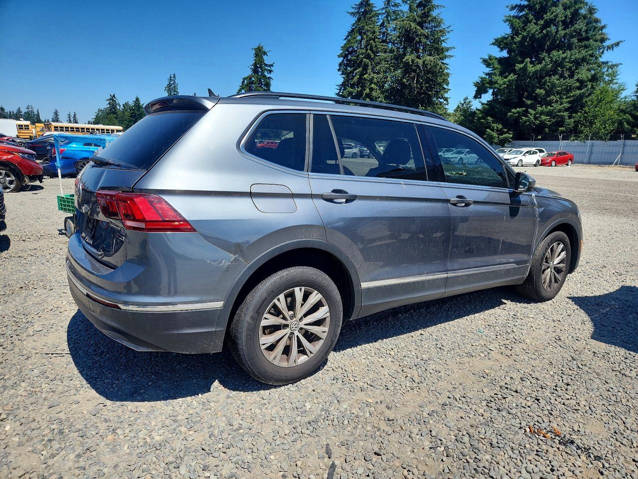 2018 Volkswagen Tiguan Se - Фото 3