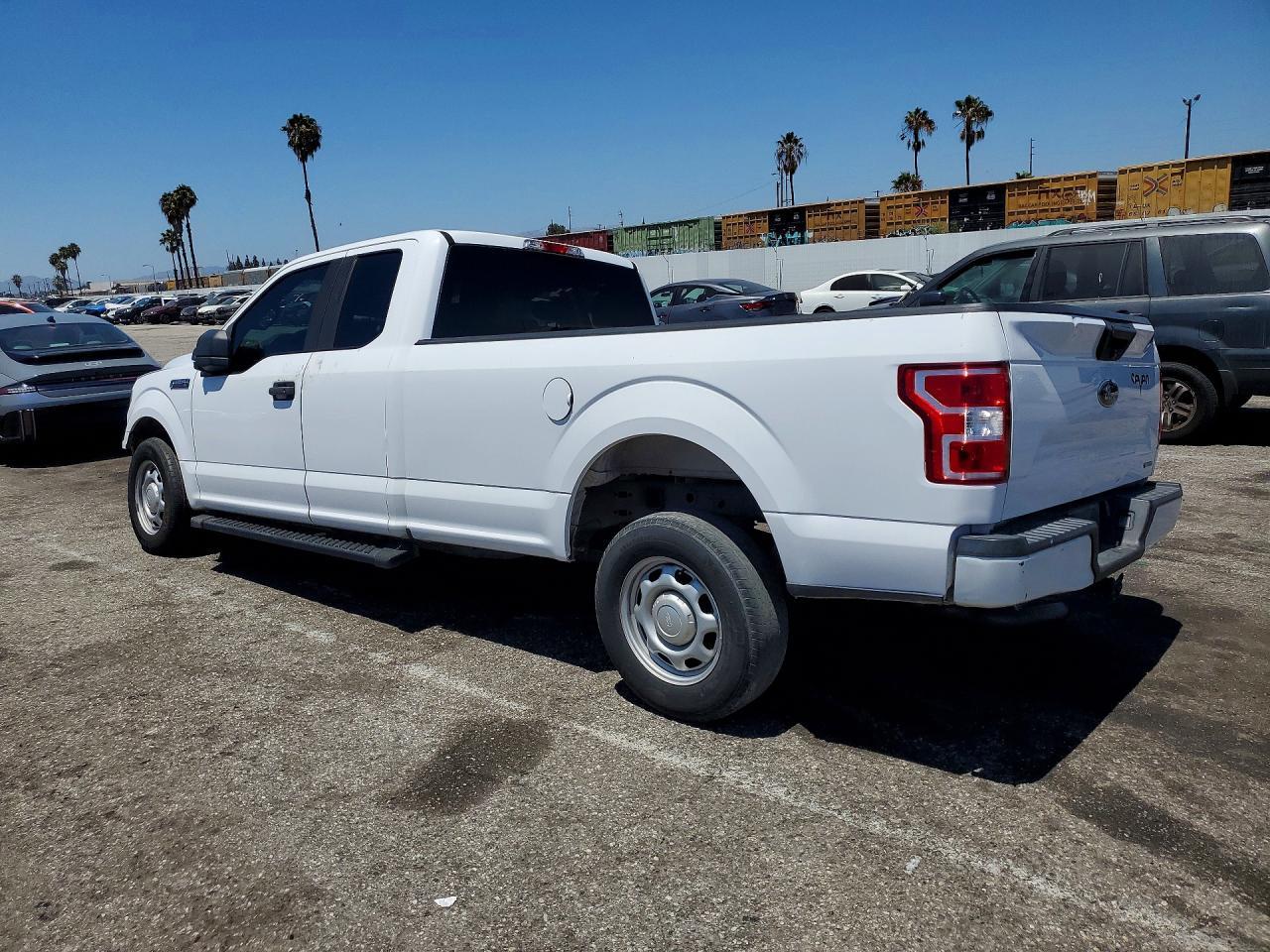2019 Ford F150 Super Cab - Фото 2