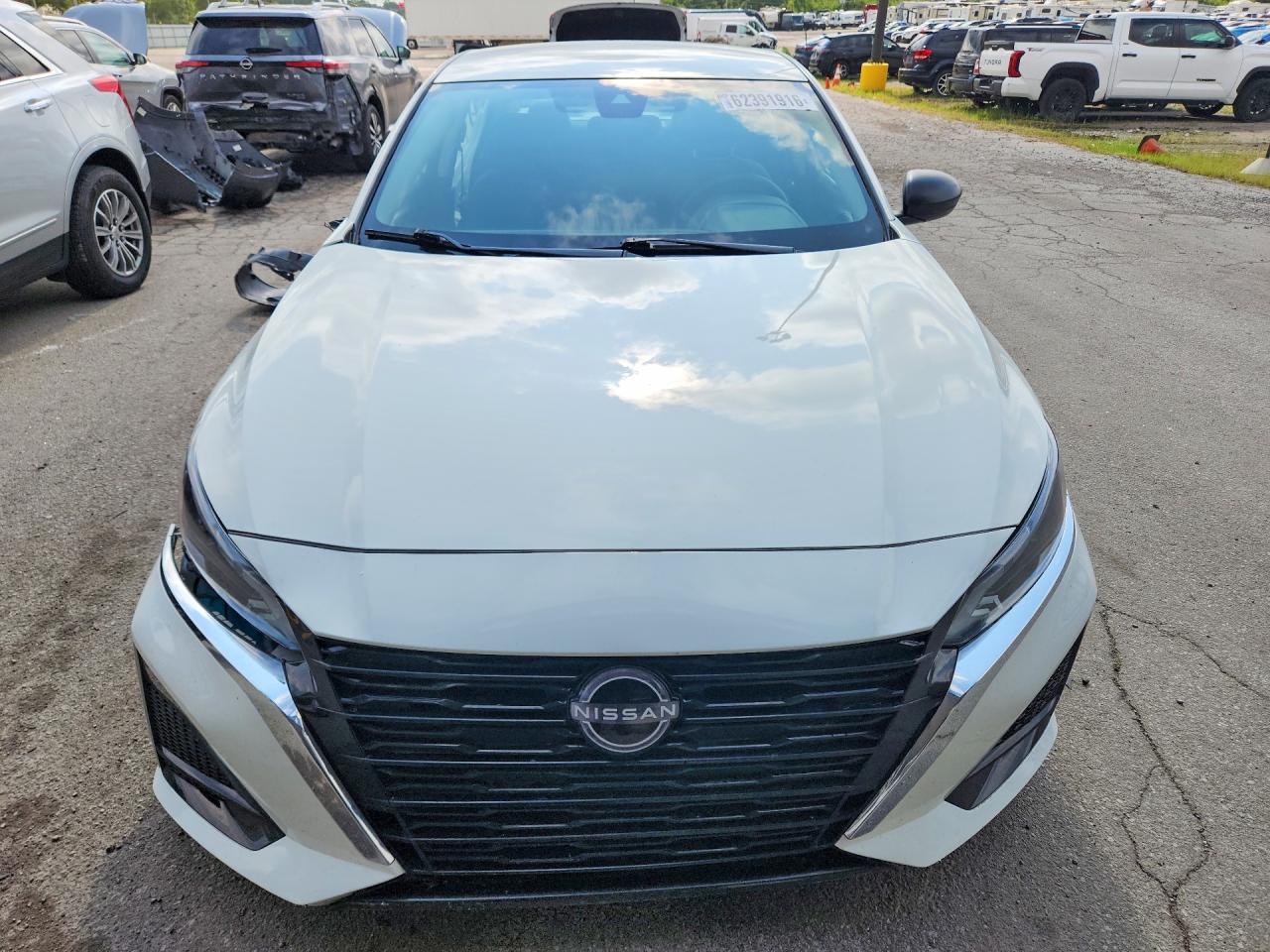 2025 Nissan Altima Sv - Image 5