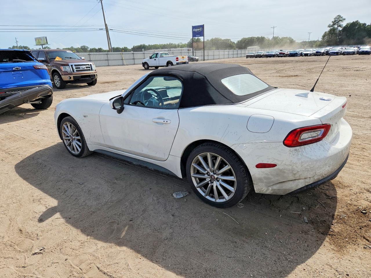 2018 Fiat 124 Spider Classica - Image 2