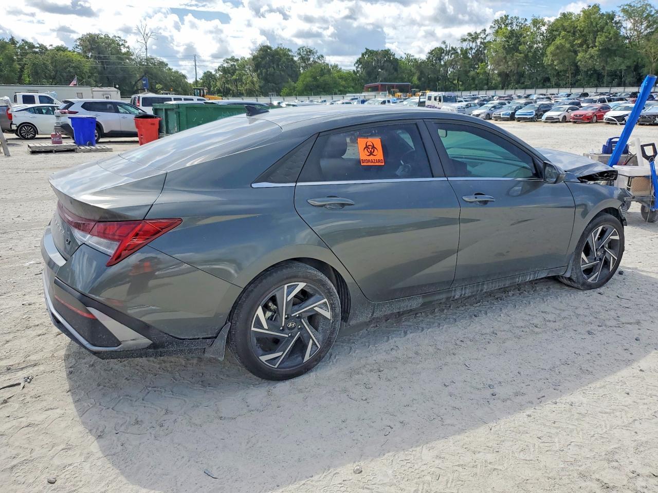 2024 Hyundai Elantra Sel - Image 3