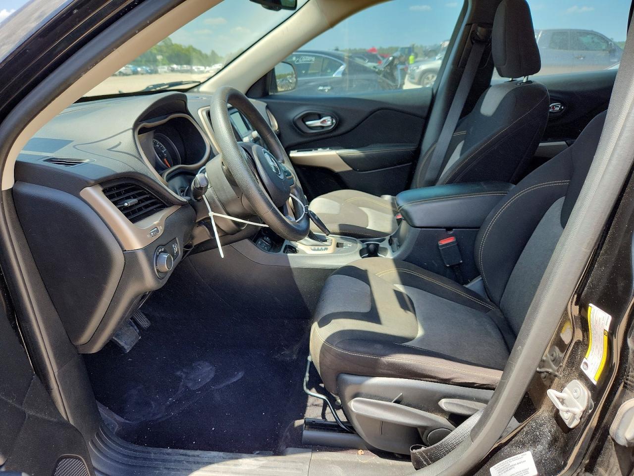 2017 Jeep Cherokee Sport - Image 7