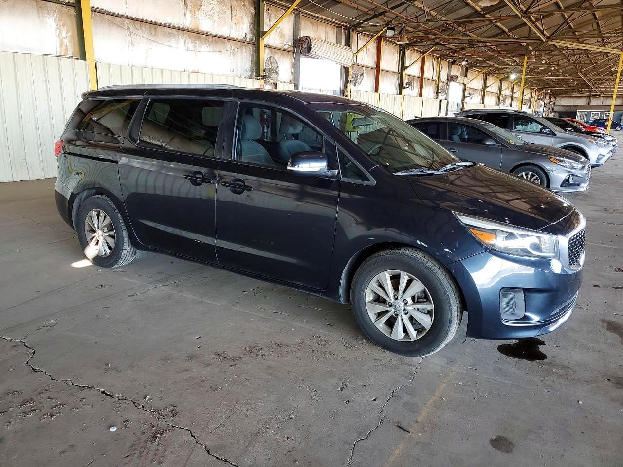 2015 Kia Sedona Lx - Фото 4
