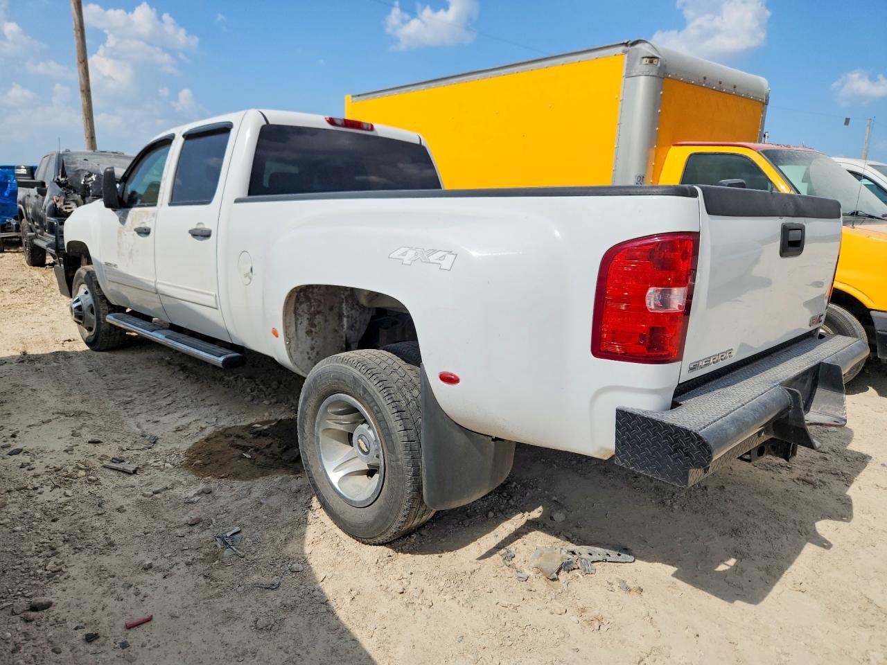 2011 Chevrolet Silverado K3500 Lt - Фото 2