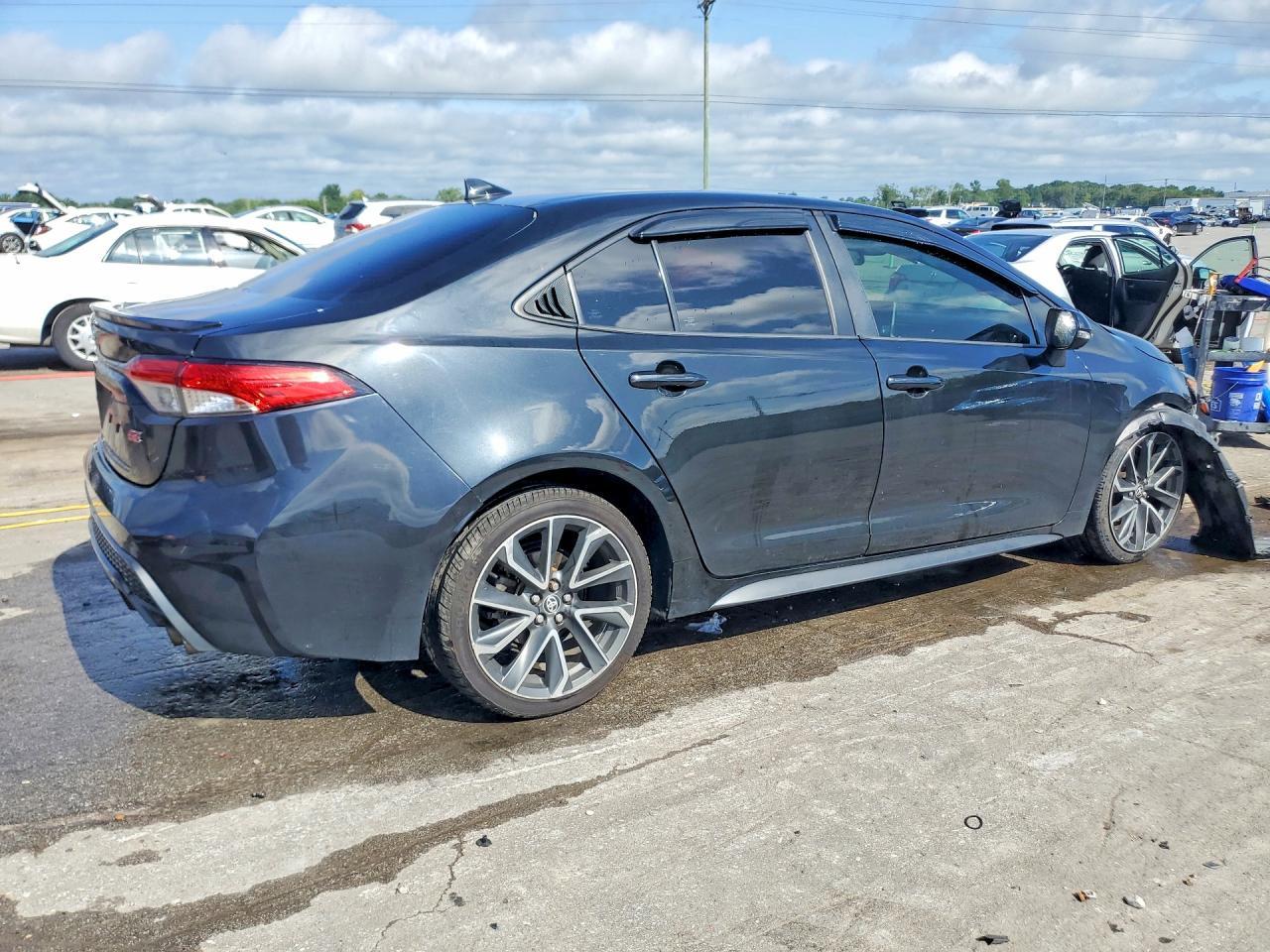 2021 Toyota Corolla Se - Image 3