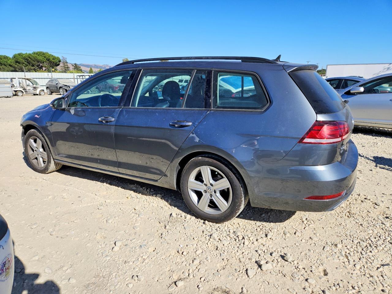 2018 Volkswagen Golf Sportwagen S/Se - Image 2