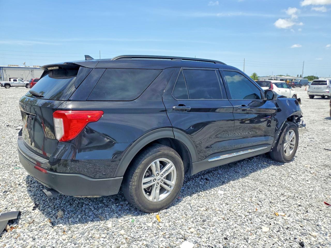 2022 Ford Explorer Xlt - Фото 3