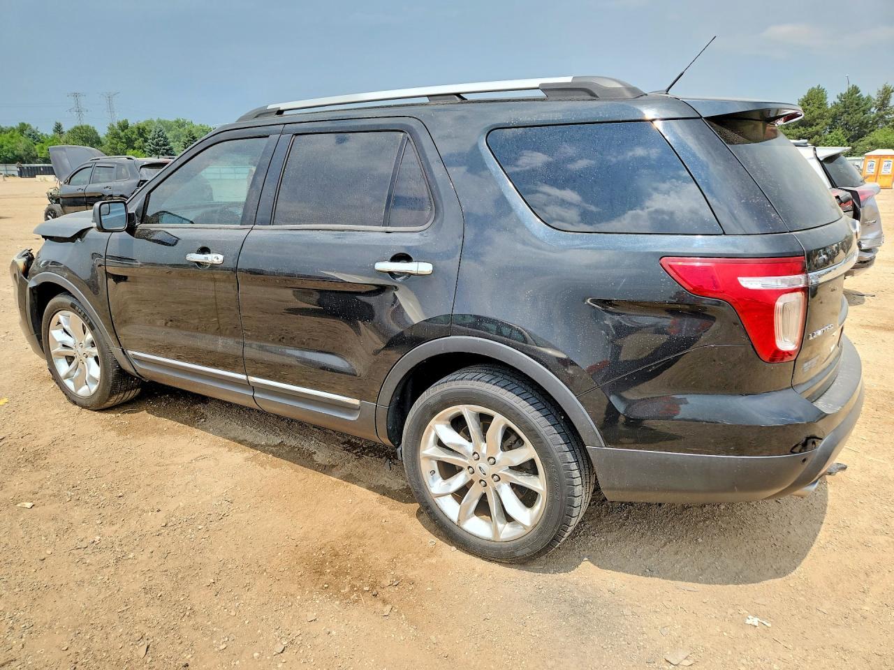 2015 Ford Explorer Limited - Image 2