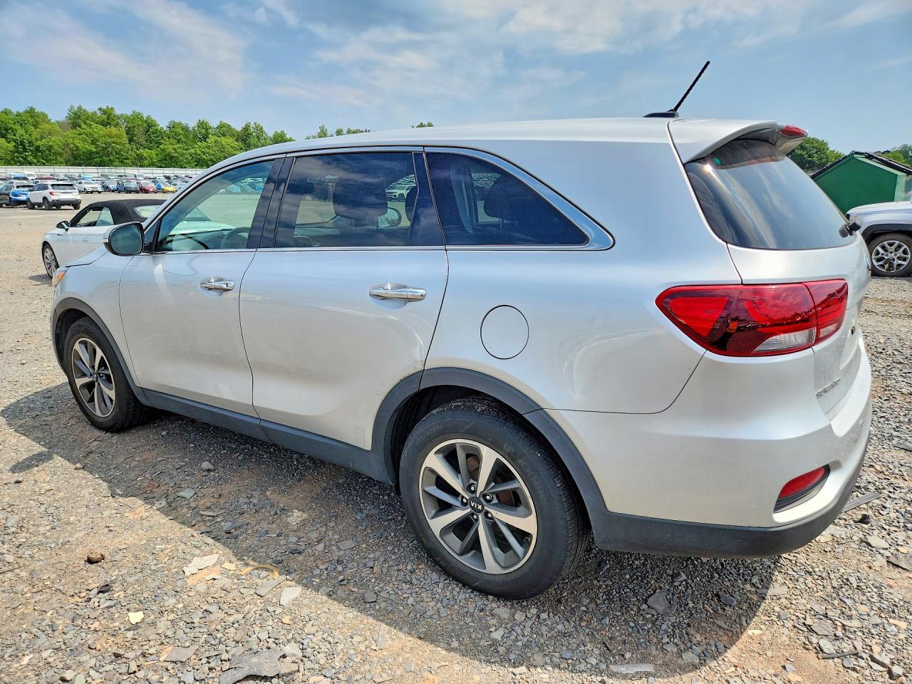 2020 Kia Sorento S - Фото 2