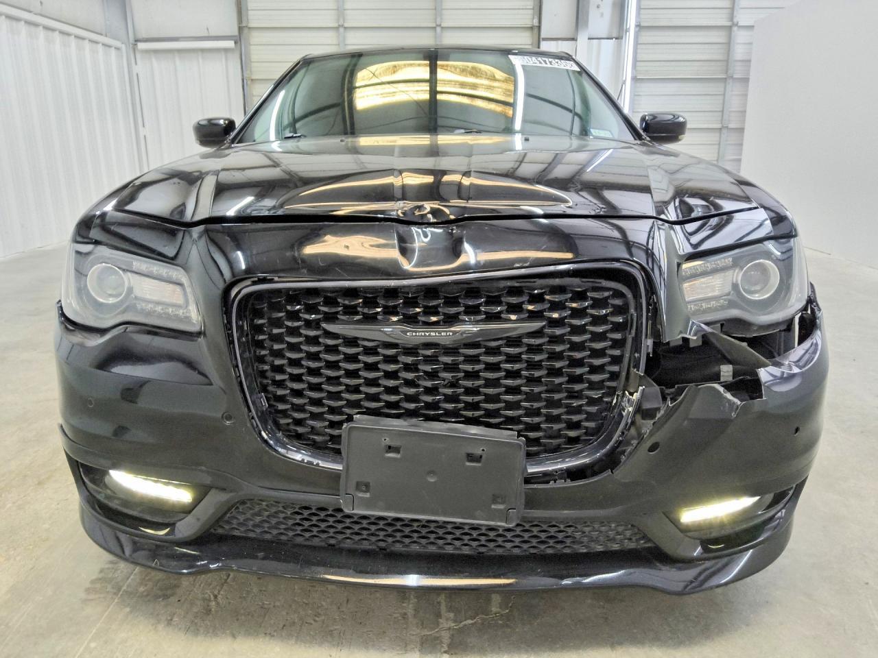 2023 Chrysler 300 Touring L - Фото 5