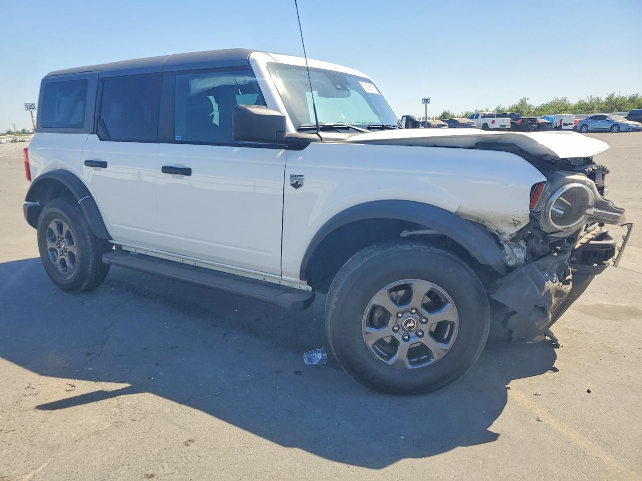 2023 Ford Bronco Base - Image 4