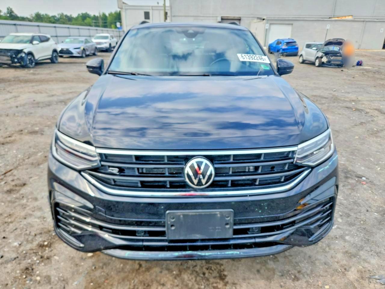 2023 Volkswagen Tiguan Se R-Line Black - Image 5