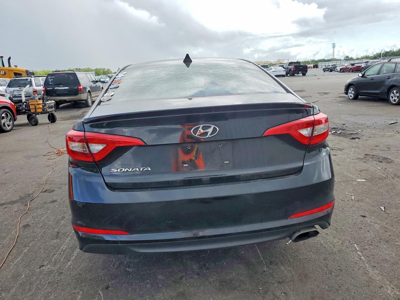 2017 Hyundai Sonata Se - Image 6