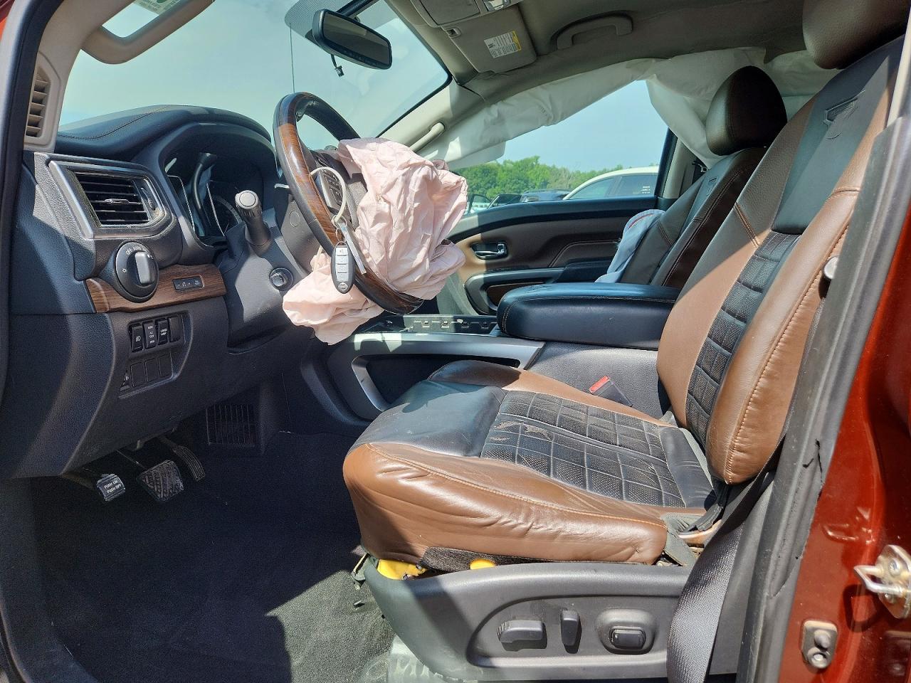2017 Nissan Titan Platinum Reserve - Image 7