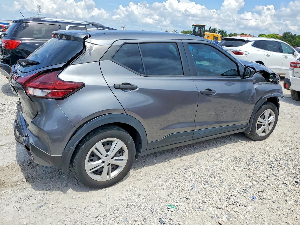 2024 Nissan Kicks S - Image 3