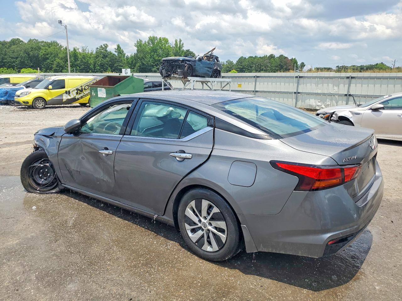 2023 Nissan Altima S - Фото 2