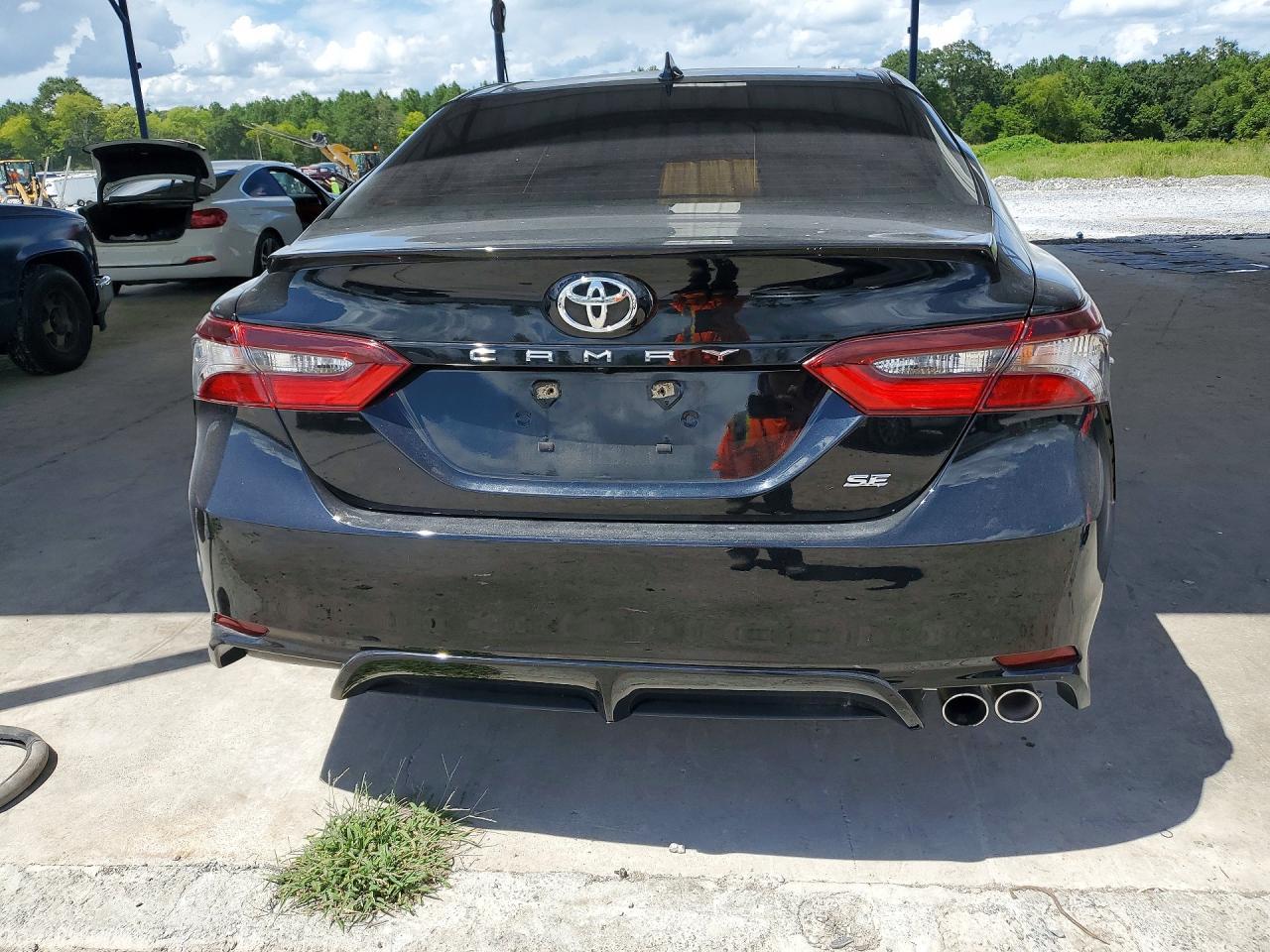 2021 Toyota Camry Se - Фото 6