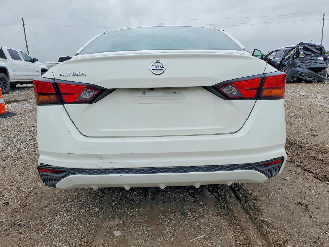 2020 Nissan Altima S - Image 6