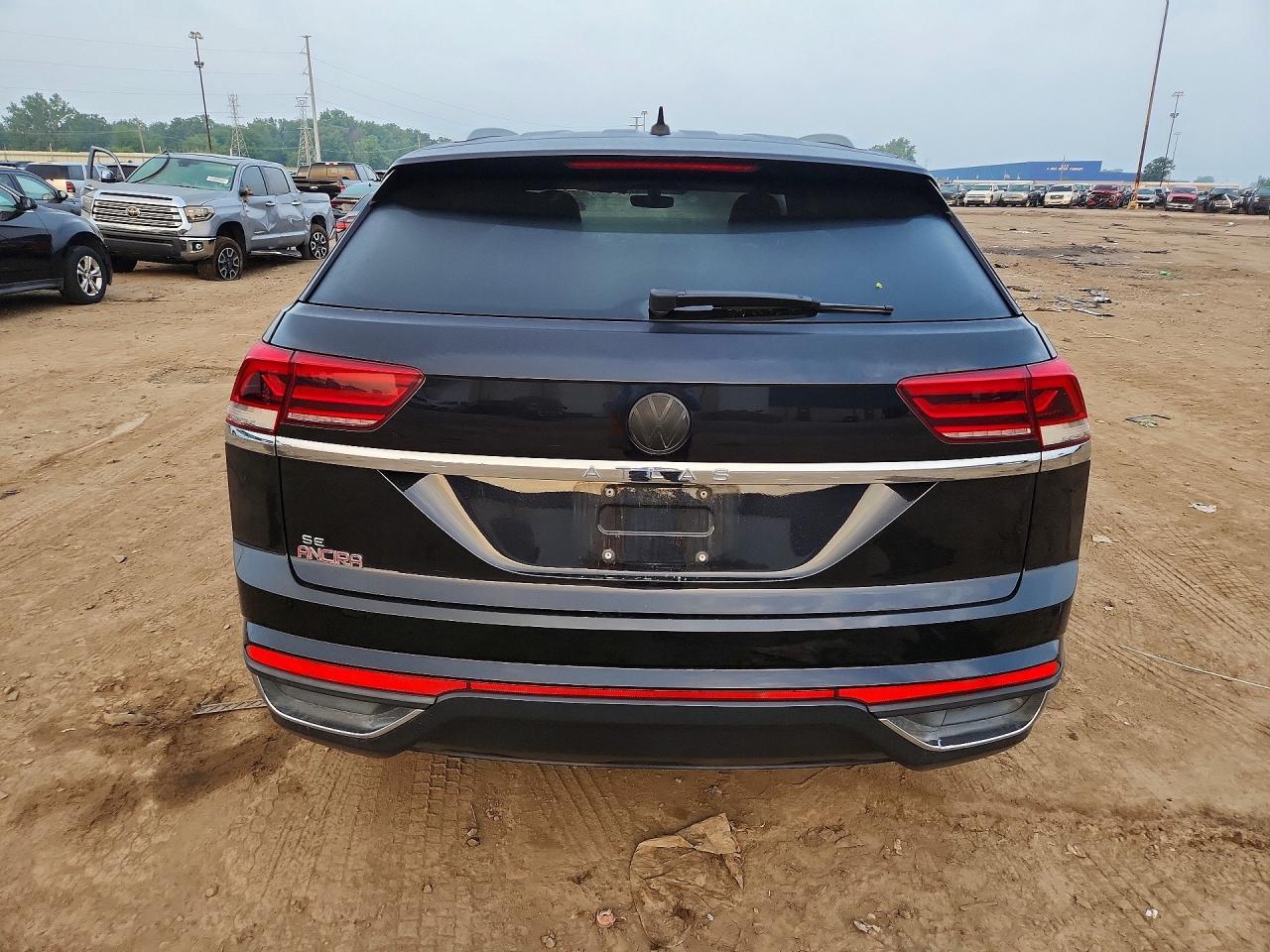 2023 Volkswagen Atlas Cross Sport Se - Image 6