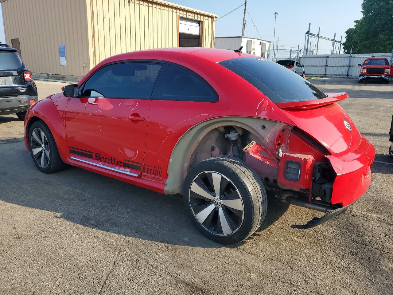 2012 Volkswagen Beetle - Фото 2