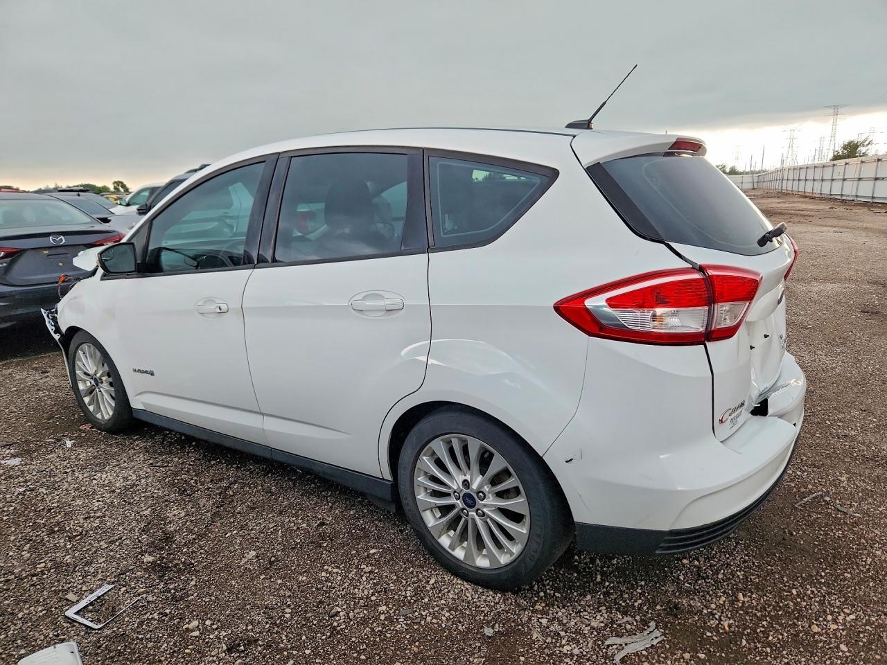 2017 Ford C-Max Se - Фото 2