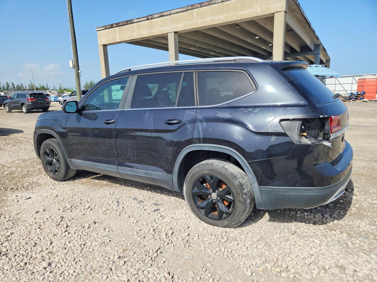 2018 Volkswagen Atlas S - Фото 2