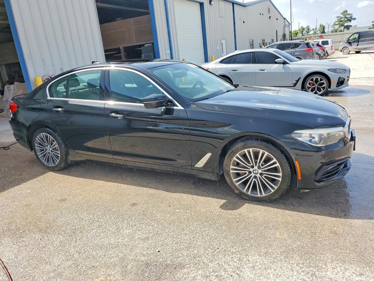 2017 BMW 530 I - Фото 4