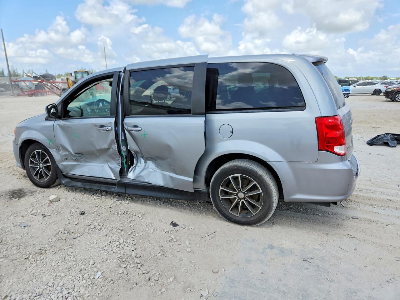 2019 Dodge Grand Caravan Gt - Фото 2