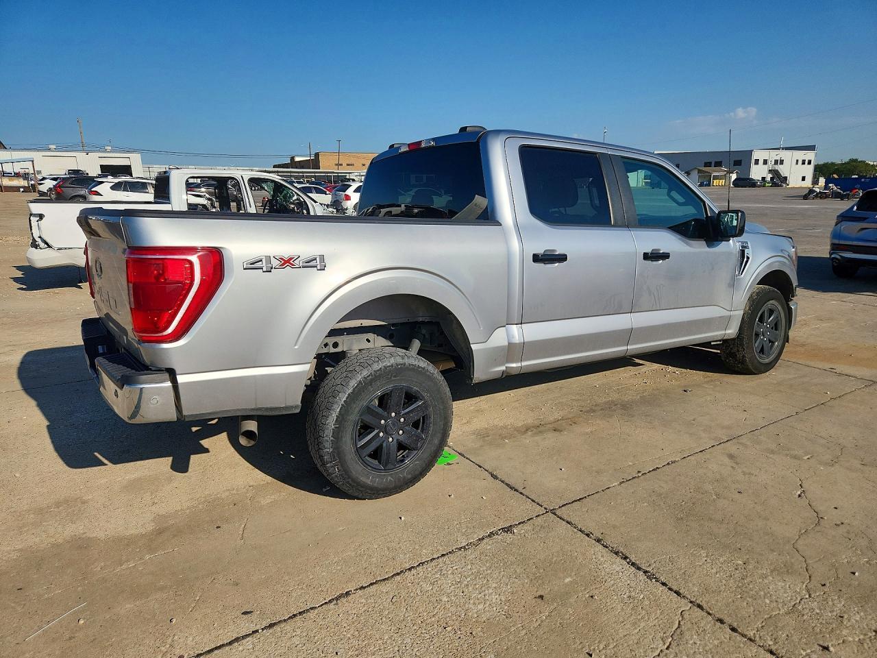 2023 Ford F150 Xlt - Фото 3