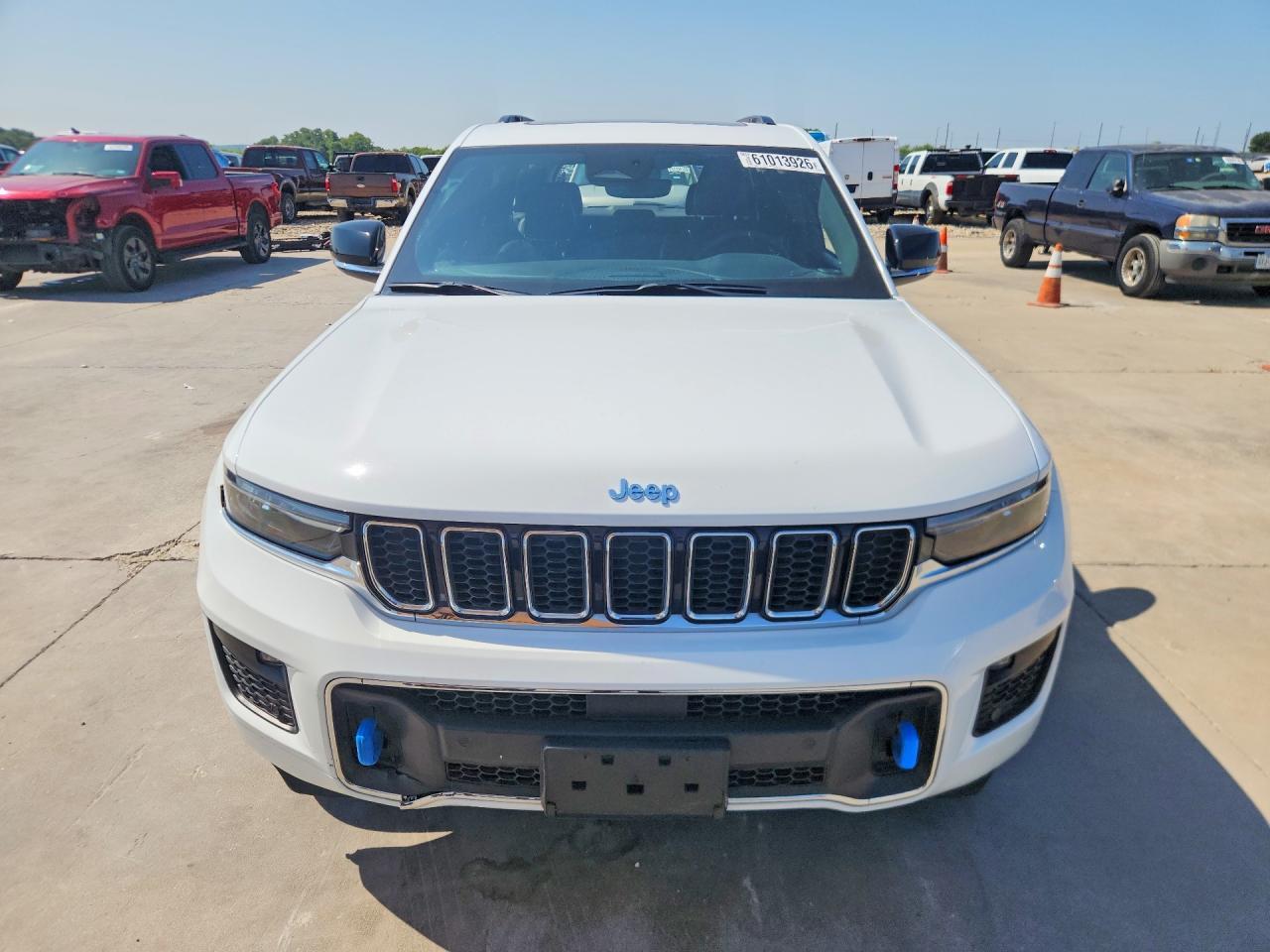 2023 Jeep Grand Cherokee Overland 4Xe - Image 5
